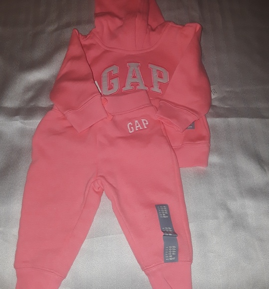 pink gap sweatsuit